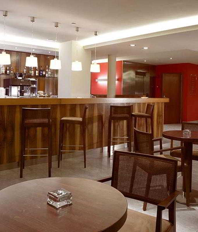 Hotel Mu La Cortinada Ресторан фото