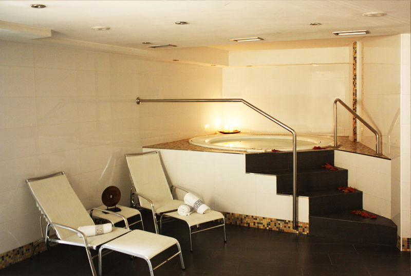 Hotel Mu La Cortinada Екстер'єр фото