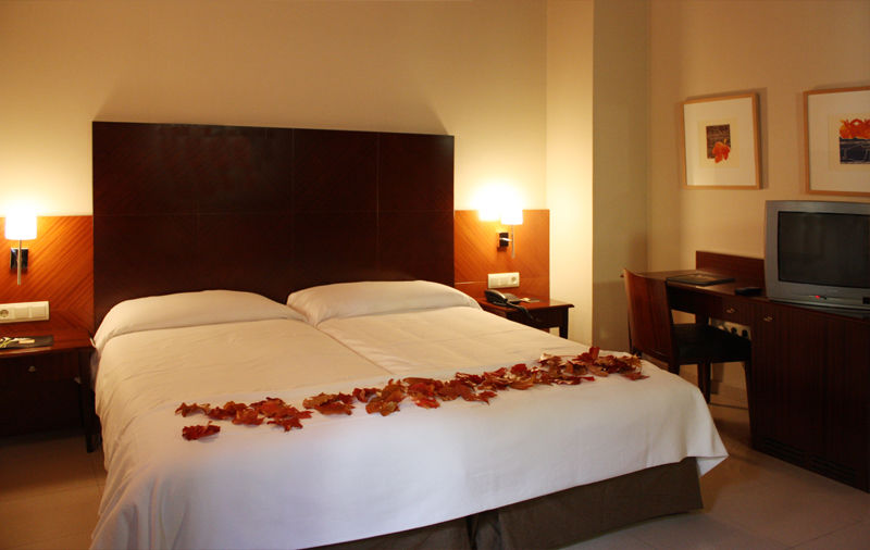 Hotel Mu La Cortinada Екстер'єр фото