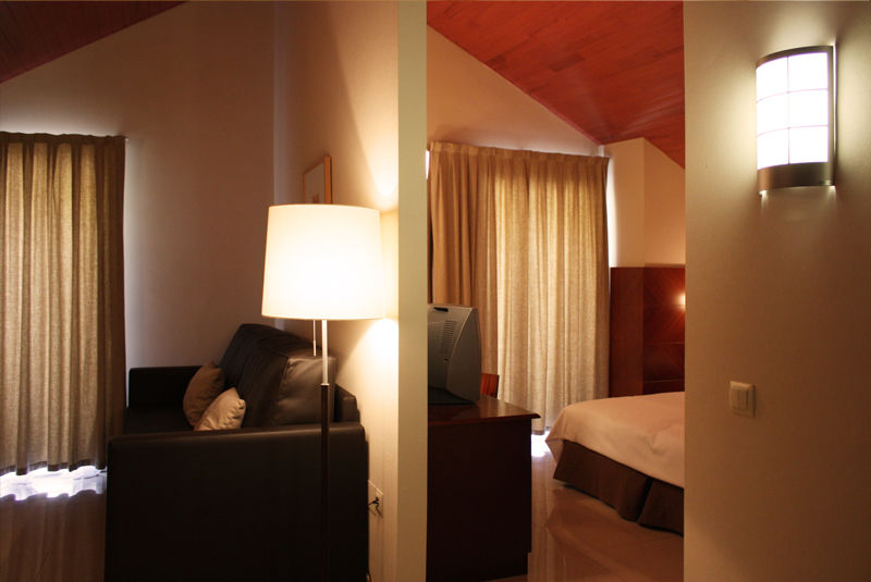Hotel Mu La Cortinada Екстер'єр фото