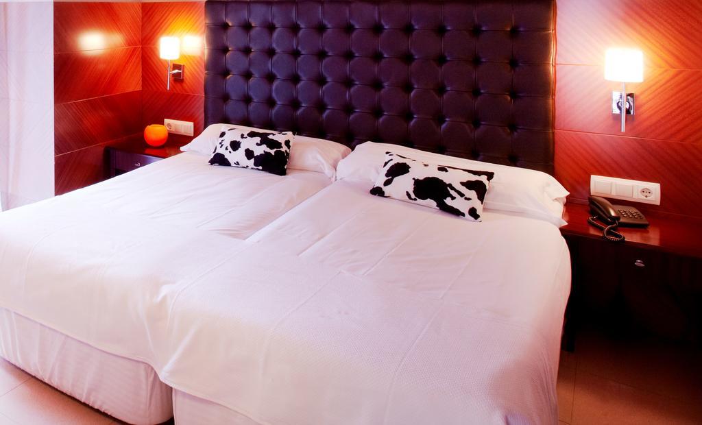 Hotel Mu La Cortinada Екстер'єр фото