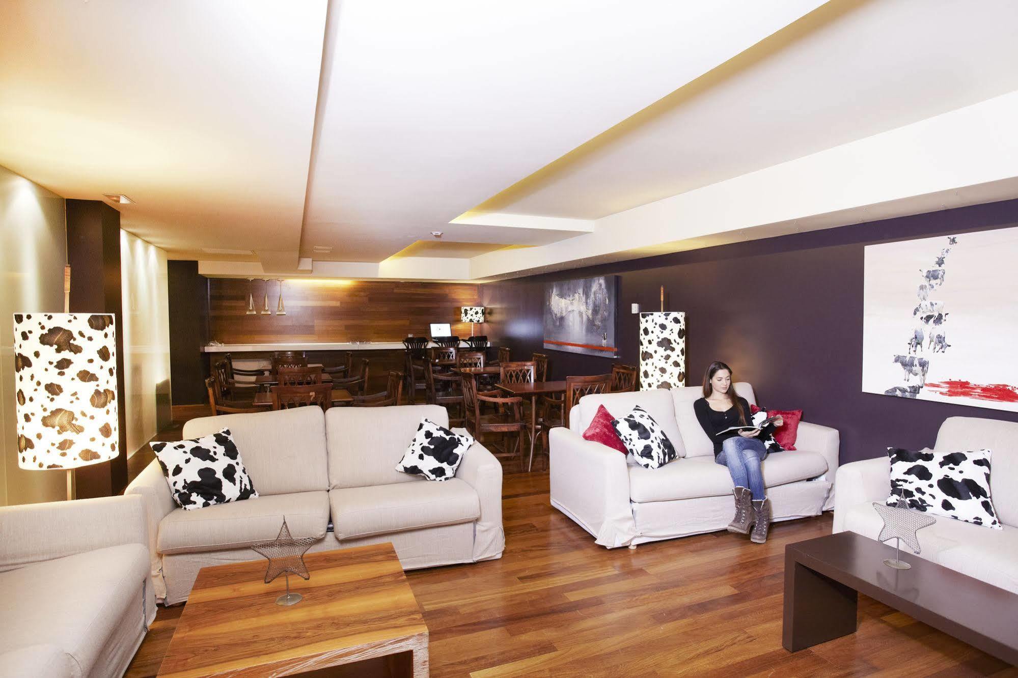 Hotel Mu La Cortinada Екстер'єр фото